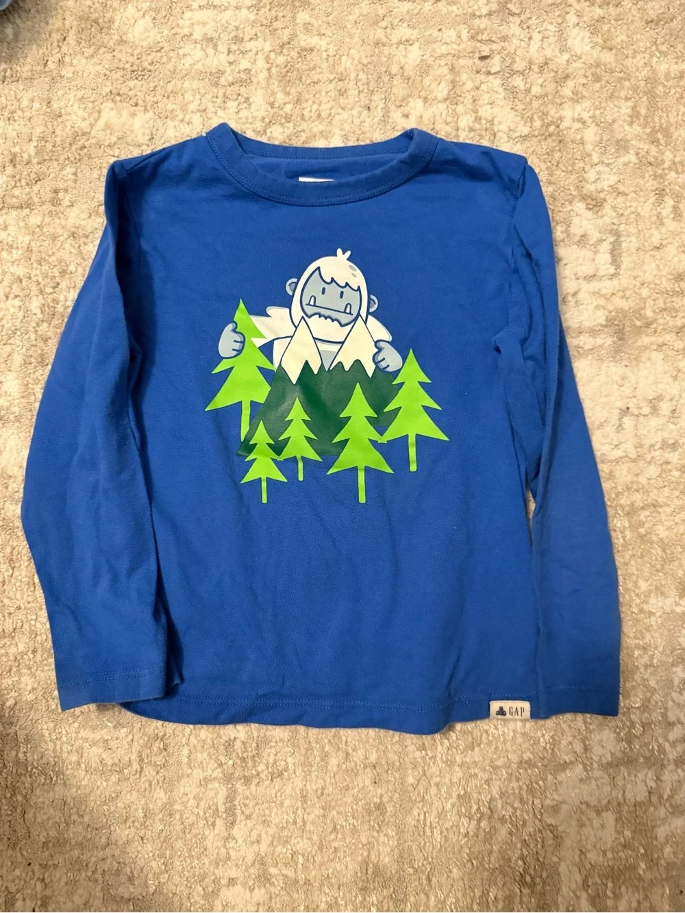 GAP Blue Long Sleeve Tee with Green Tree & Yeti Graphic size 4